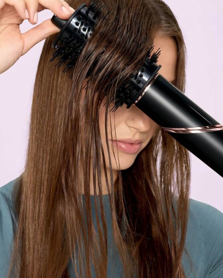 Oval brush adding volume